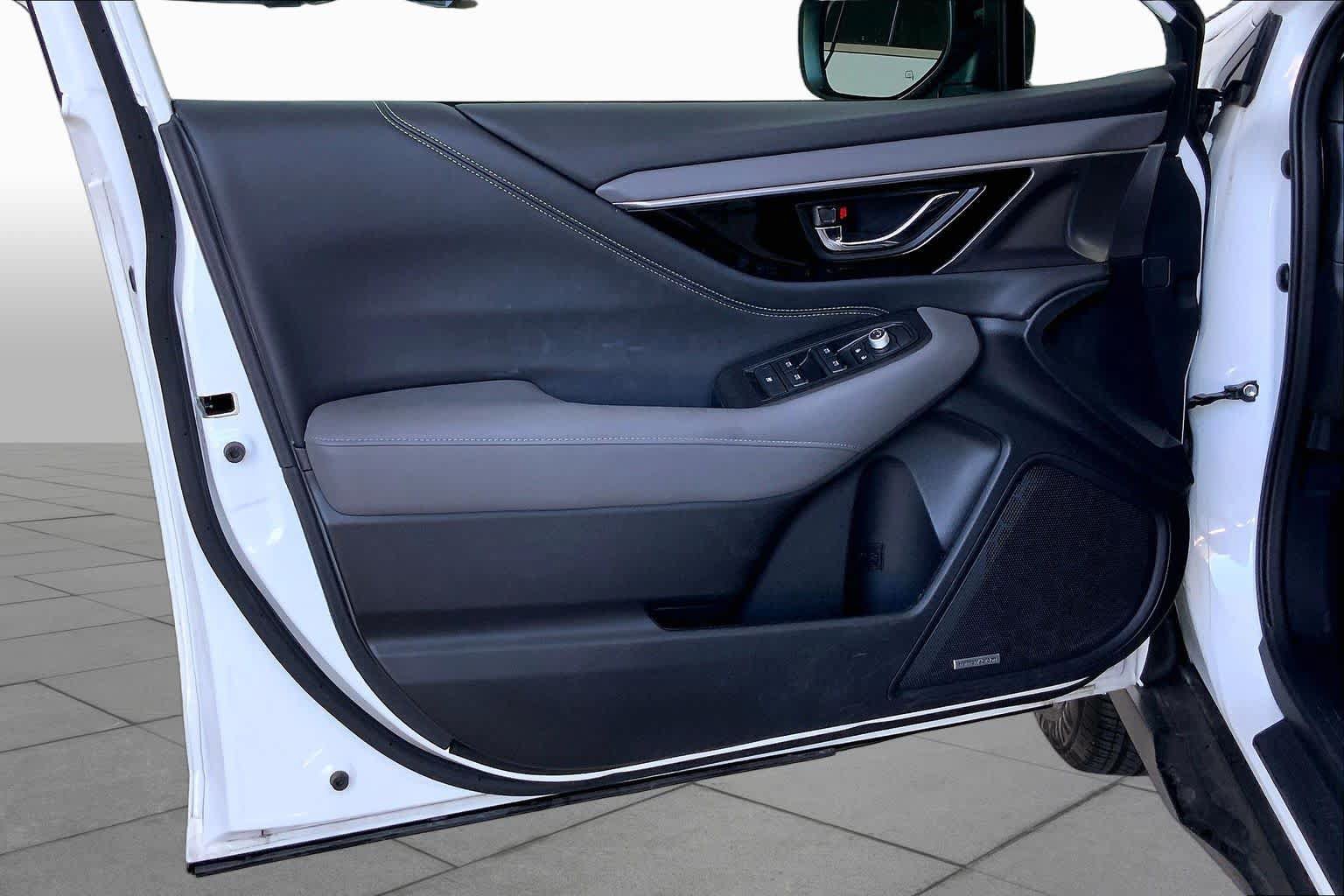 Used 2025 Subaru Outback Onyx Edition AWD/4WD image 22