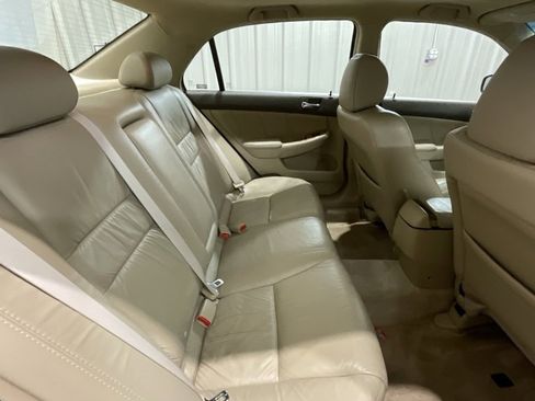 Used 2004 Honda Accord EX image 12