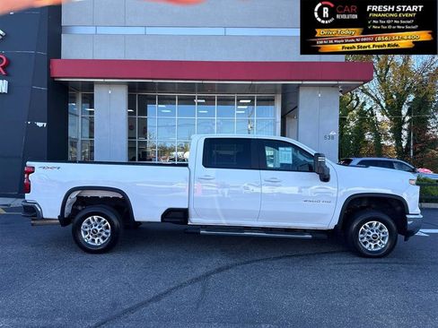 Used 2024 Chevrolet Silverado 2500 LT AWD/4WD image 8