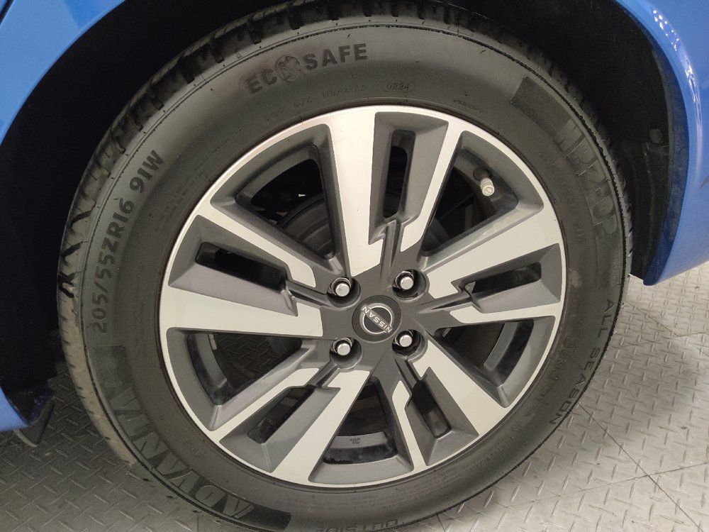 Used 2024 Nissan Versa SV FWD image 31