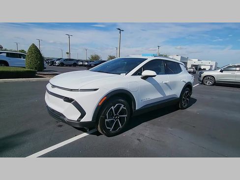 New 2026 Chevrolet Equinox EV LT image 16