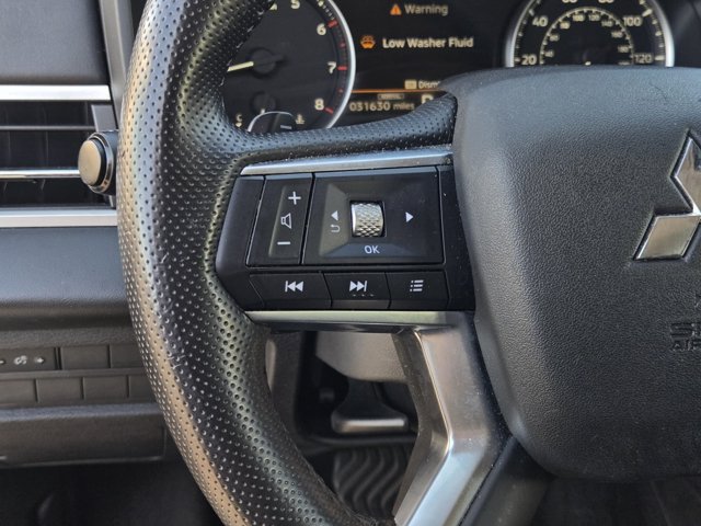 Used 2025 Mitsubishi Outlander SE AWD/4WD image 24