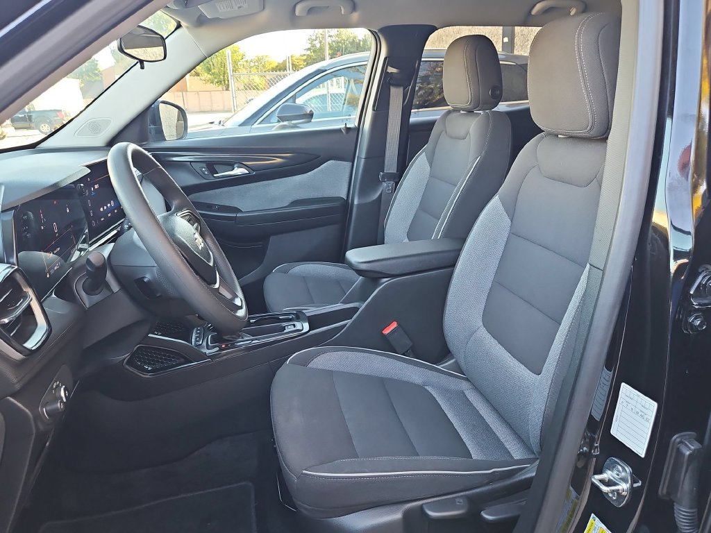 Used 2025 Chevrolet TrailBlazer LT AWD/4WD image 25