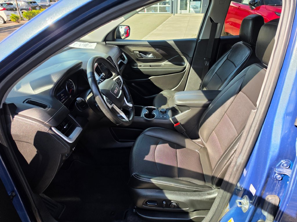 Used 2024 GMC Terrain SLT AWD/4WD image 20