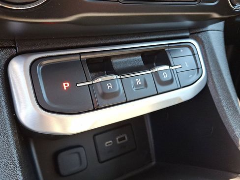 Used 2023 GMC Acadia SLE w/ Driver Convenience Package AWD/4WD image 18