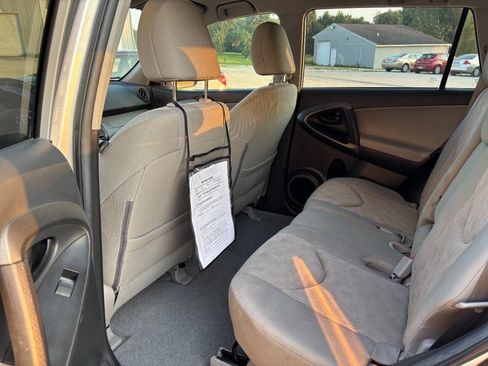 Used 2011 Toyota RAV4 4WD w/ Base L4 Extra Value Pkg image 3