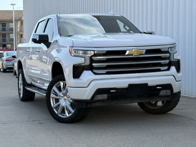 Used 2023 Chevrolet Silverado 1500 High Country w/ High Country Premium Package AWD/4WD image 2
