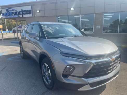 Used 2024 Chevrolet Blazer LT w/ Convenience Package image 2