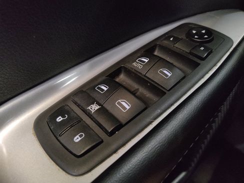 Used 2020 Dodge Journey SE w/ SE Popular Equipment Group FWD image 27
