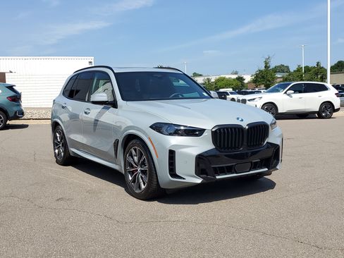 New 2026 BMW X5 xDrive50e w/ M Sport Package AWD/4WD image 2