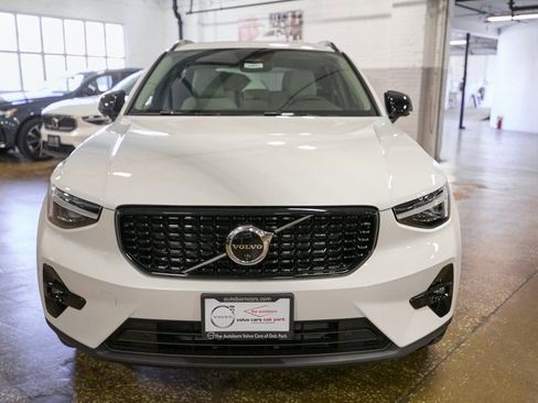 New 2026 Volvo XC40 B5 Plus w/ Climate Package image 5