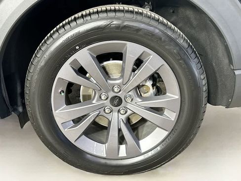 Certified 2022 Ford Explorer XLT w/ Equipment Group 202A image 8