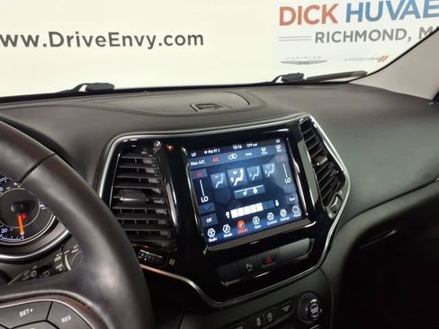 Used 2020 Jeep Cherokee Limited AWD/4WD image 23