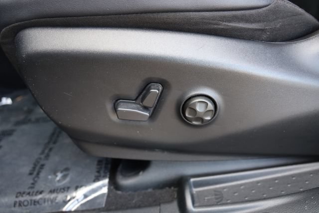 Used 2026 Chrysler Pacifica Select FWD image 15