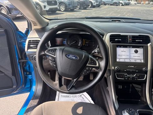 Used 2019 Ford Fusion SE AWD/4WD image 29