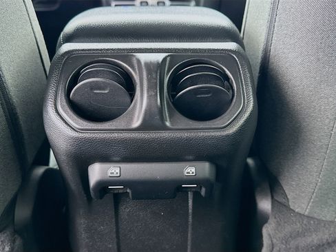 Used 2024 Jeep Wrangler Unlimited AWD/4WD image 16
