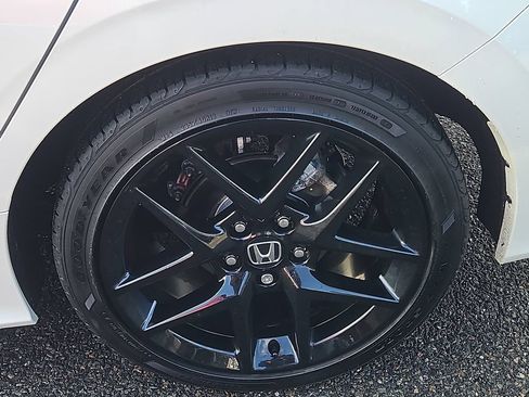 Used 2024 Honda Civic Sport image 8