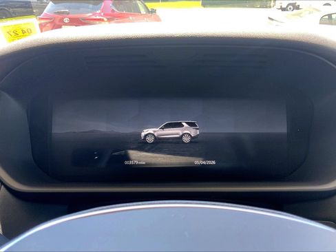 Certified 2025 Land Rover Discovery S AWD/4WD image 25