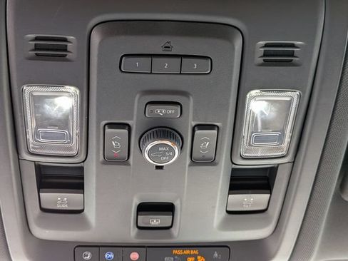 Used 2022 Chevrolet Tahoe High Country AWD/4WD image 19