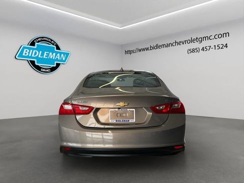 Used 2017 Chevrolet Malibu LT image 7