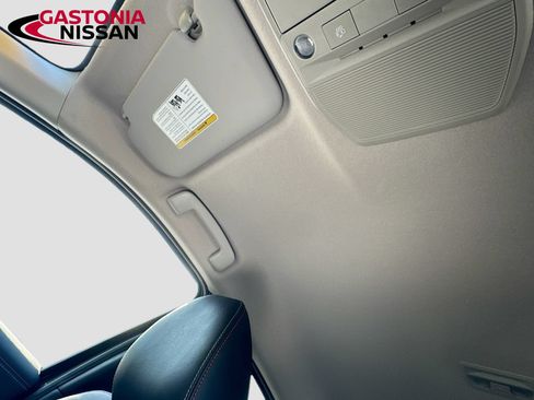 Used 2025 Nissan Kicks SR FWD image 27