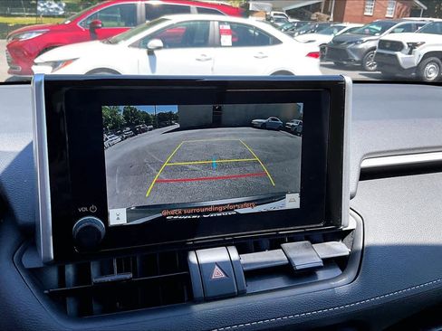 Used 2025 Toyota RAV4 XLE w/ Convenience Package FWD image 27