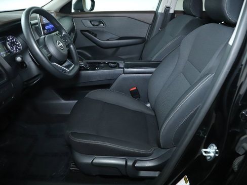 Used 2023 Nissan Rogue S image 18