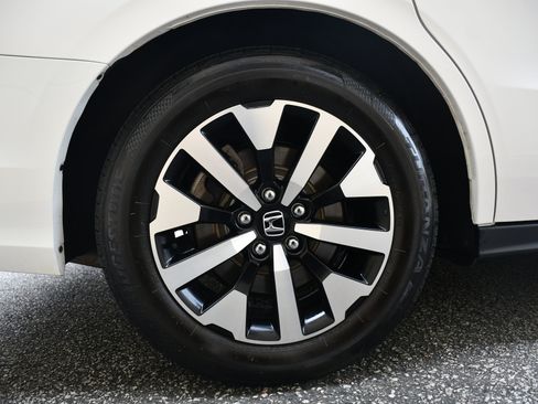 Certified 2025 Honda Odyssey EX-L image 23