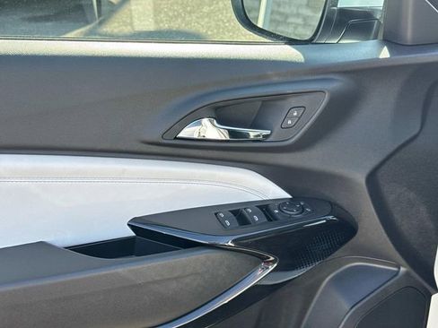 New 2026 Chevrolet Trax LT w/ Sunroof Package FWD image 23