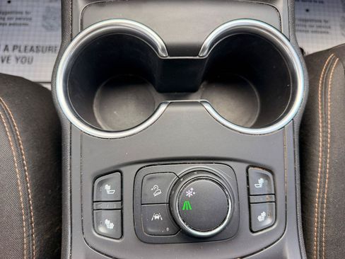 Used 2020 GMC Terrain SLE w/ Driver Convenience Package FWD image 22