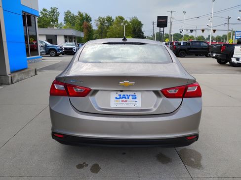 Used 2022 Chevrolet Malibu LS FWD image 9