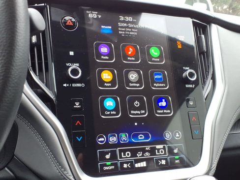 Used 2025 Subaru Outback Premium image 6