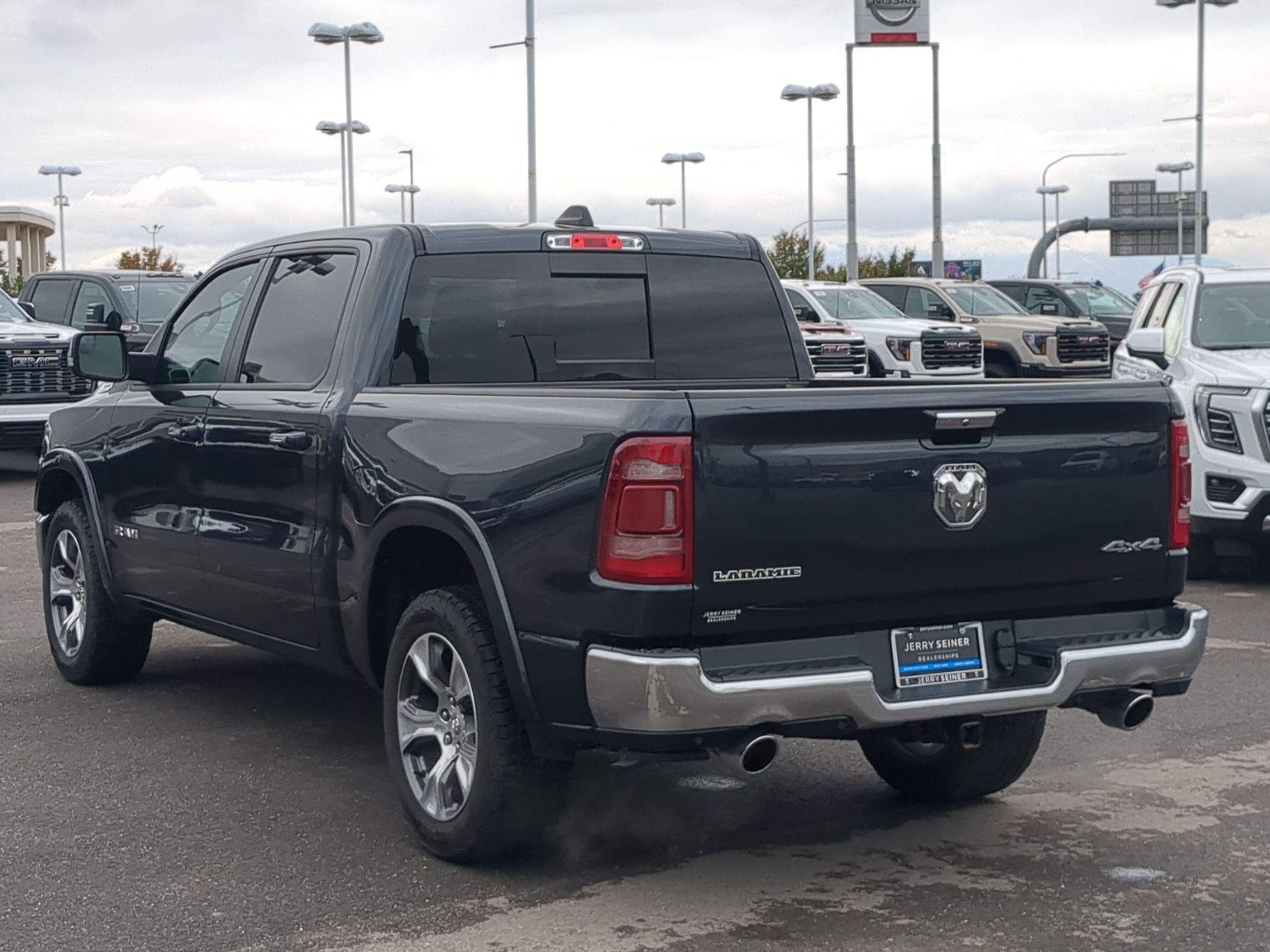 Used 2020 RAM 1500 Laramie AWD/4WD image 3