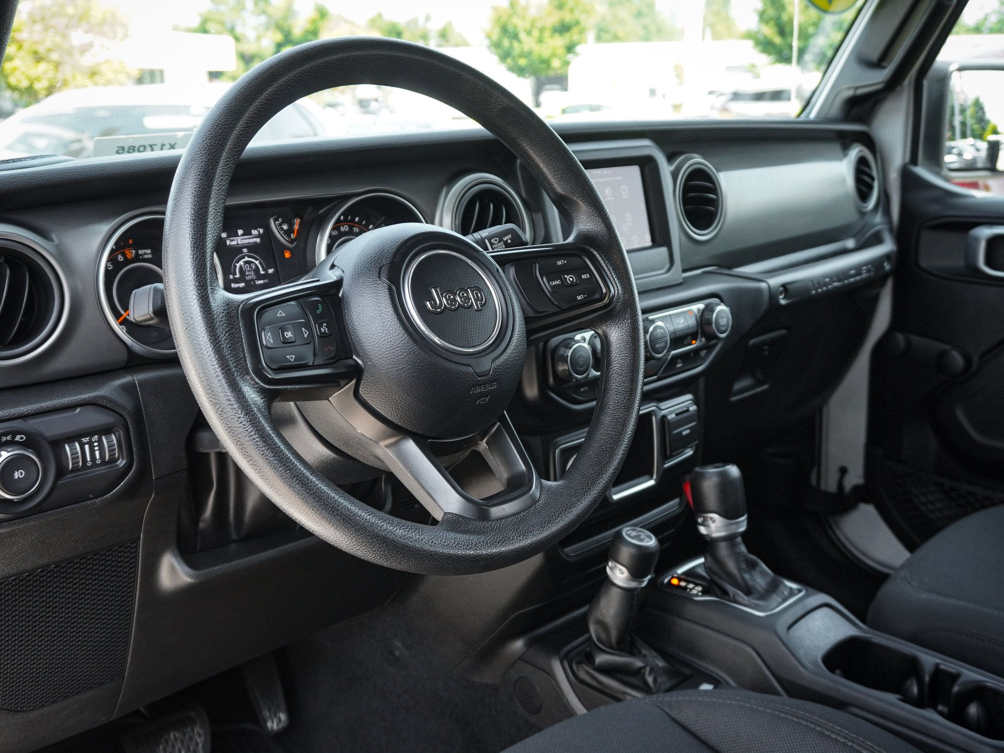 Used 2022 Jeep Wrangler Unlimited Sport AWD/4WD image 32