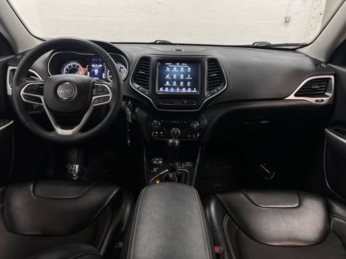 Used 2022 Jeep Cherokee Latitude w/ Sun & Sound Group AWD/4WD image 14