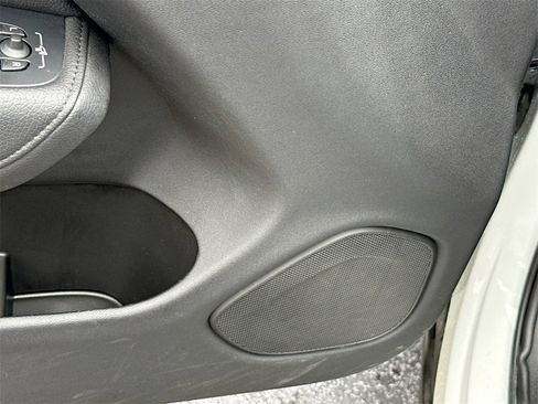 Used 2022 Volvo XC60 B5 Momentum image 20