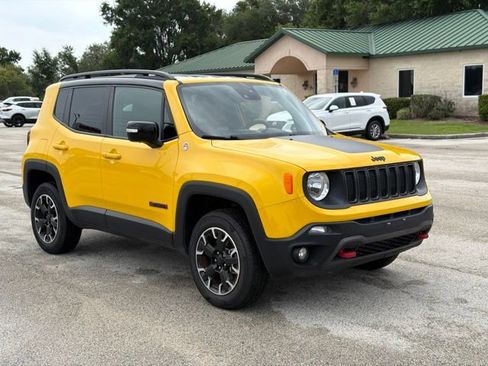 Used 2023 Jeep Renegade Trailhawk AWD/4WD image 6