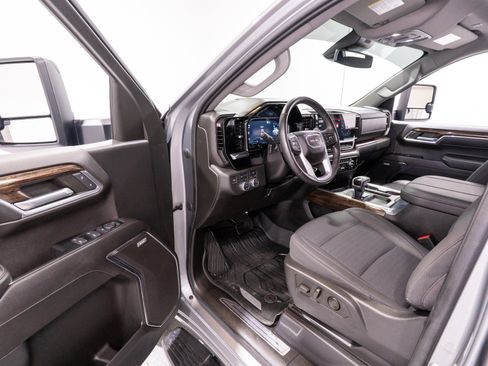 Used 2023 GMC Sierra 1500 Elevation w/ Preferred Package AWD/4WD image 13