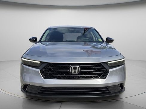 Certified 2025 Honda Accord SE image 5