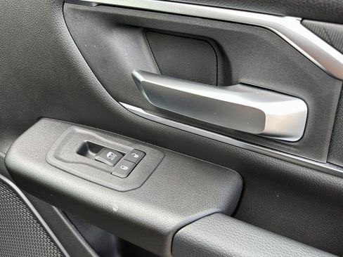 New 2026 RAM 1500 4x4 Crew Cab image 17