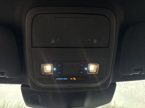 Used 2020 Ford Explorer XLT image 36