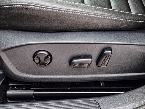 Used 2024 Volkswagen Jetta SE FWD image 14
