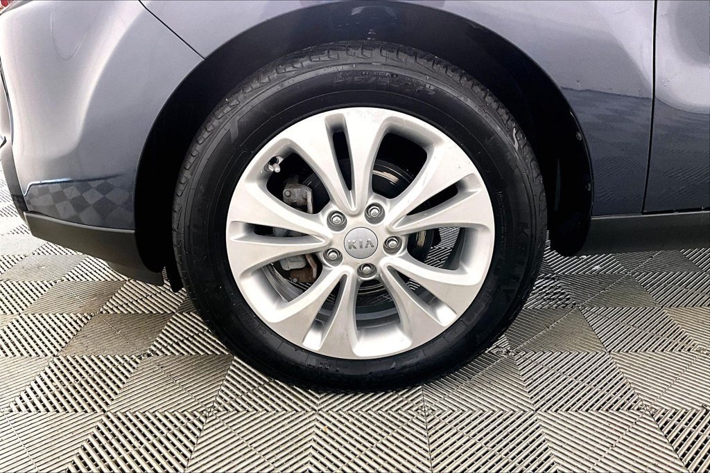 Used 2016 Kia Soul + FWD image 8