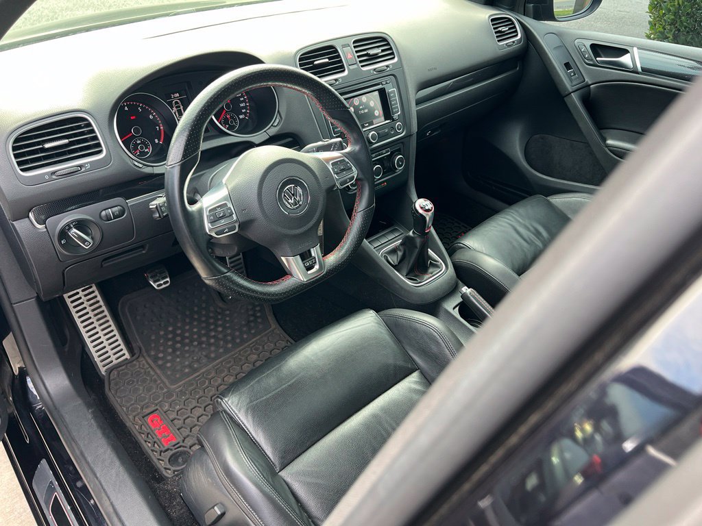 Used 2014 Volkswagen GTI Driver's Edition FWD image 14