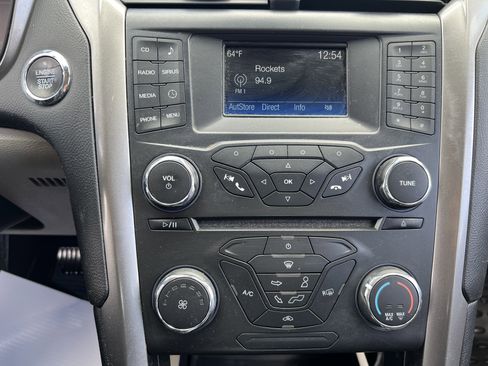 Used 2018 Ford Fusion SE FWD image 22