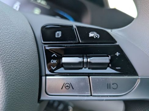 New 2026 Hyundai Elantra SE FWD image 19
