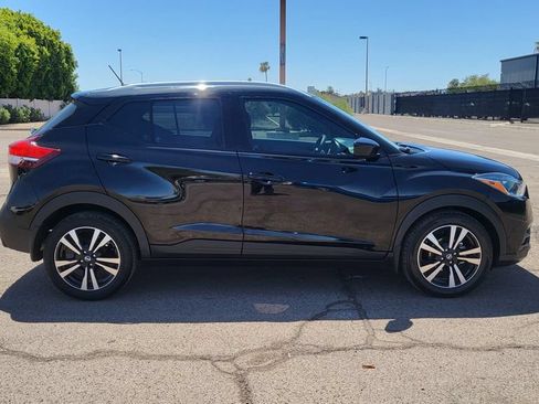 Used 2019 Nissan Kicks SV FWD image 11