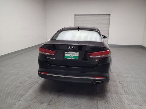 Used 2018 Kia Optima S FWD image 7