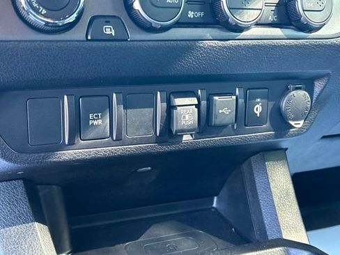 Certified 2023 Toyota Tacoma TRD Sport AWD/4WD image 69