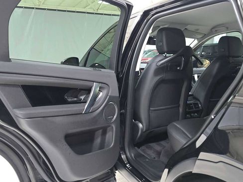 Used 2023 Land Rover Discovery Sport SE image 19